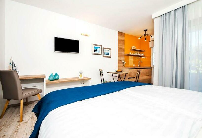 Студио Стандарт с Балконом, Villa Marea