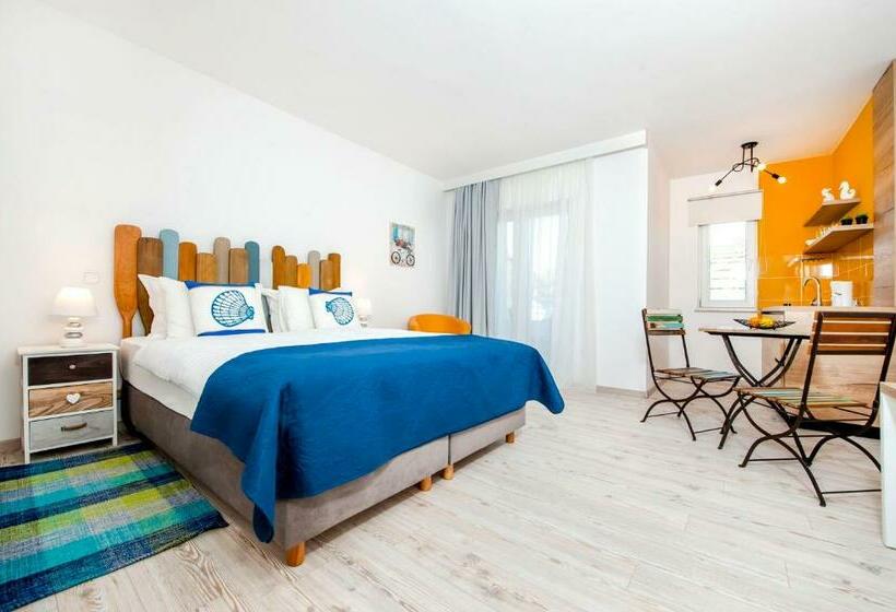 Студио Стандарт с Балконом, Villa Marea