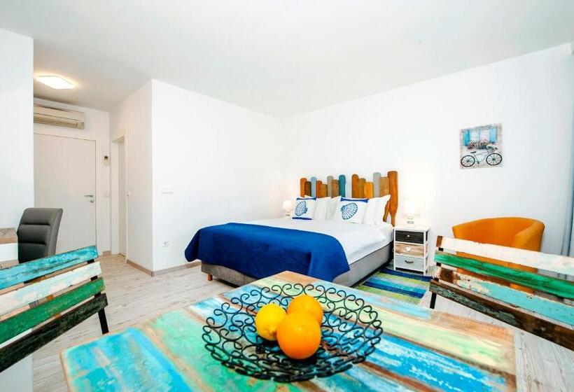 Студио Стандарт с Балконом, Villa Marea