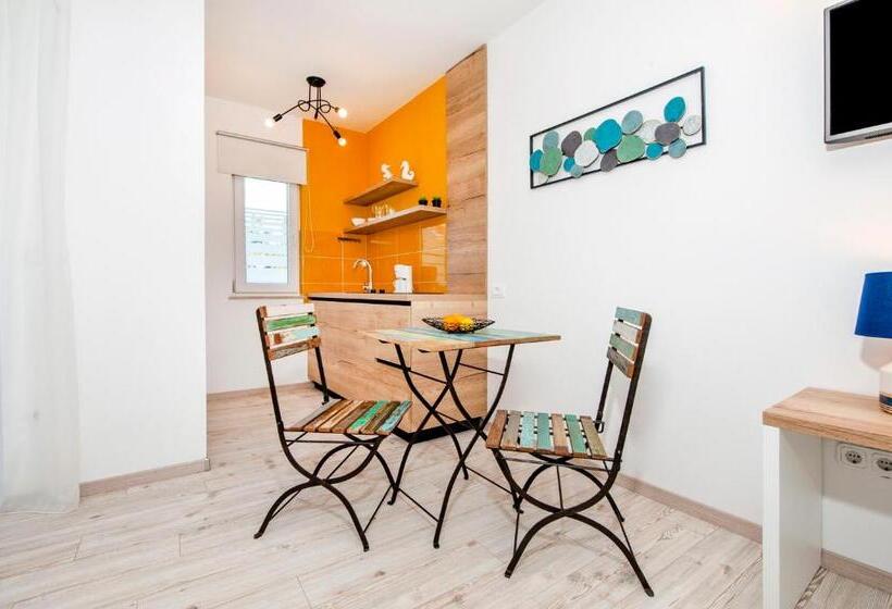 Студио Стандарт с Балконом, Villa Marea