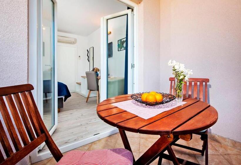 Номер Стандарт с Балконом, Villa Marea