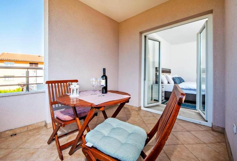 Студио Стандарт с Балконом, Villa Marea