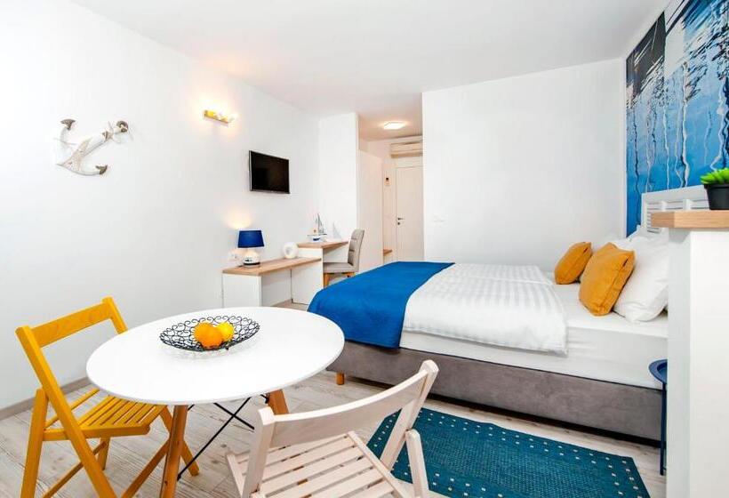 Студио Стандарт с Балконом, Villa Marea