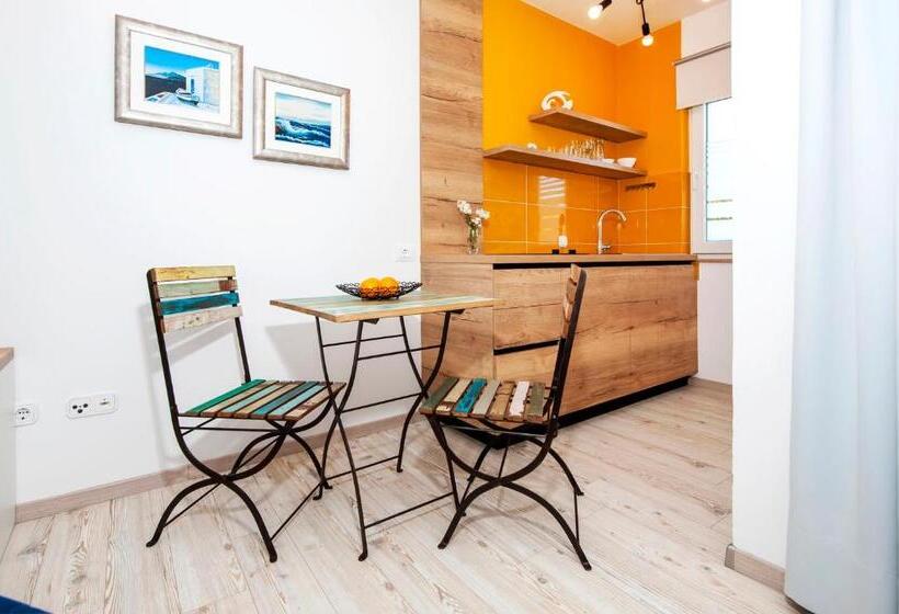 Студио Стандарт с Балконом, Villa Marea