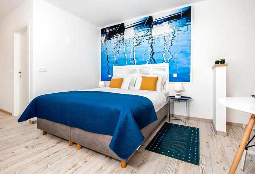 Студио Стандарт с Балконом, Villa Marea