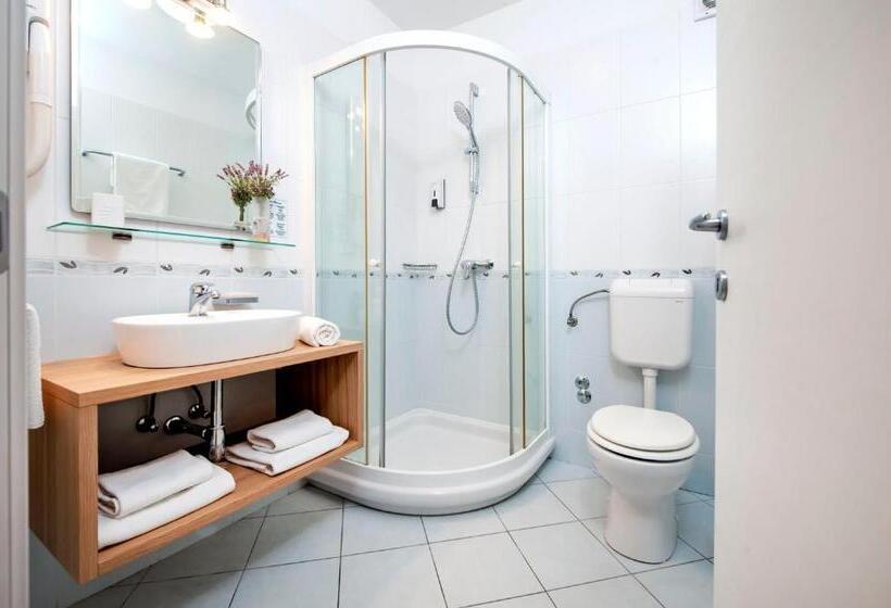 Номер Стандарт с Балконом, Villa Marea