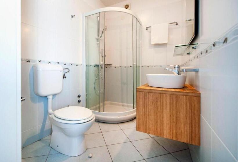 Апартаменты 1 Спальня с Балконом, Villa Marea