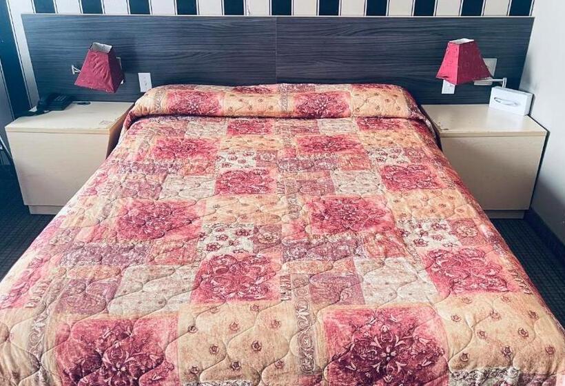 חדר סופריור, Motel Falcon