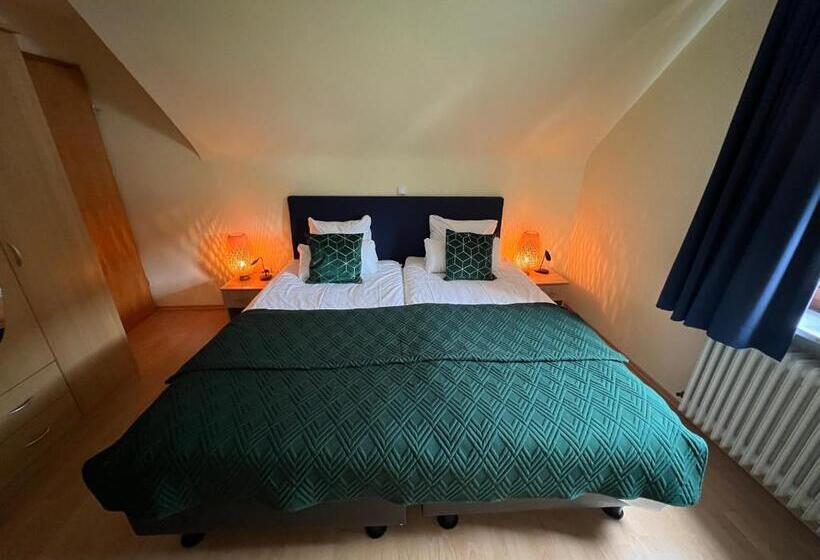 חדר קומפורט לשלושה, Am Obersee