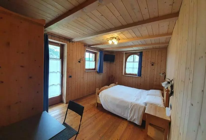 スーペリアトリプルルーム, Chalet Val Di Rabbi