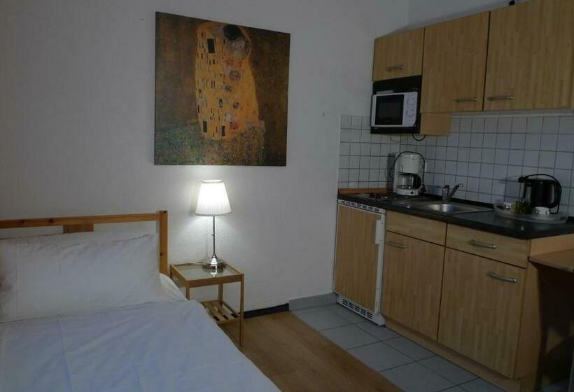 标准间, Deutscher Hof