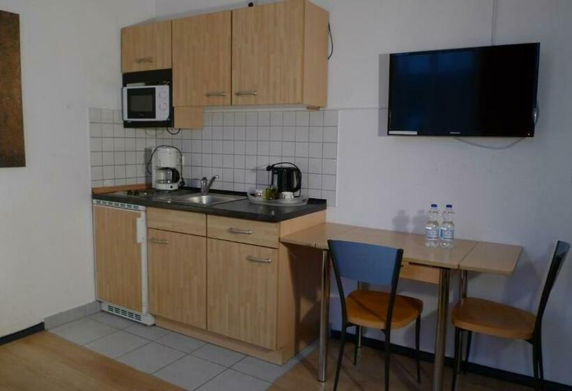 标准间, Deutscher Hof