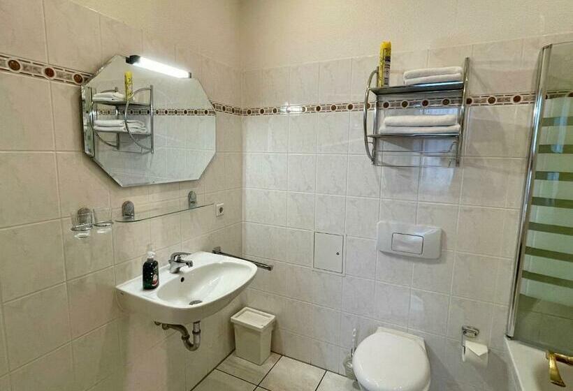 标准间, Deutscher Hof