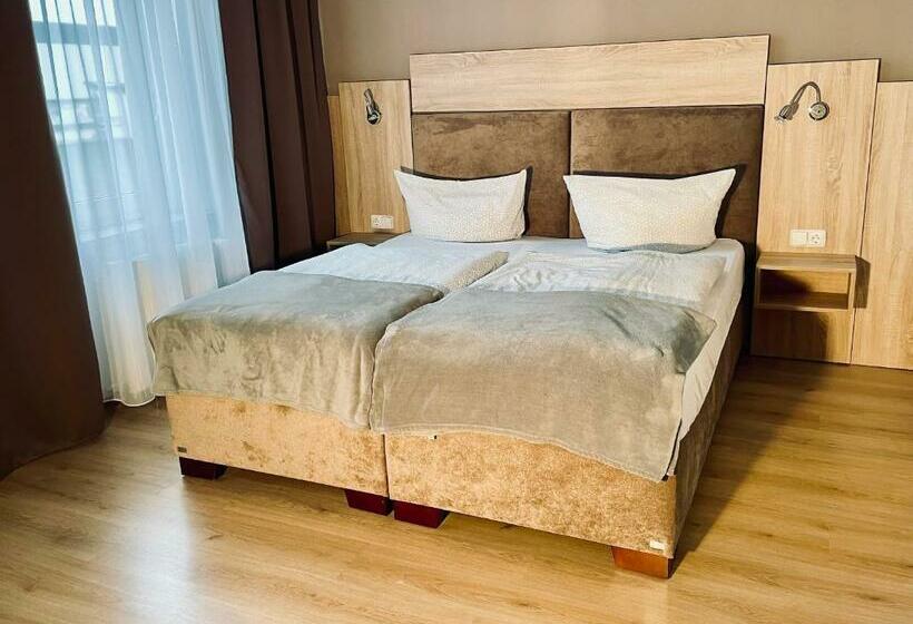 标准间, Deutscher Hof