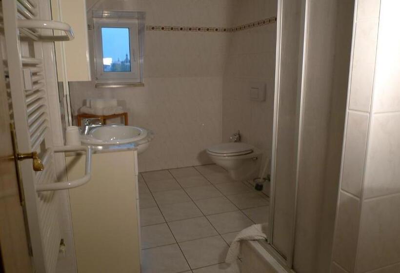 带2个卧室的公寓, Deutscher Hof