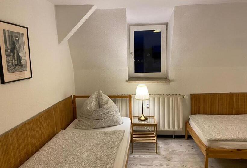 标准间, Deutscher Hof