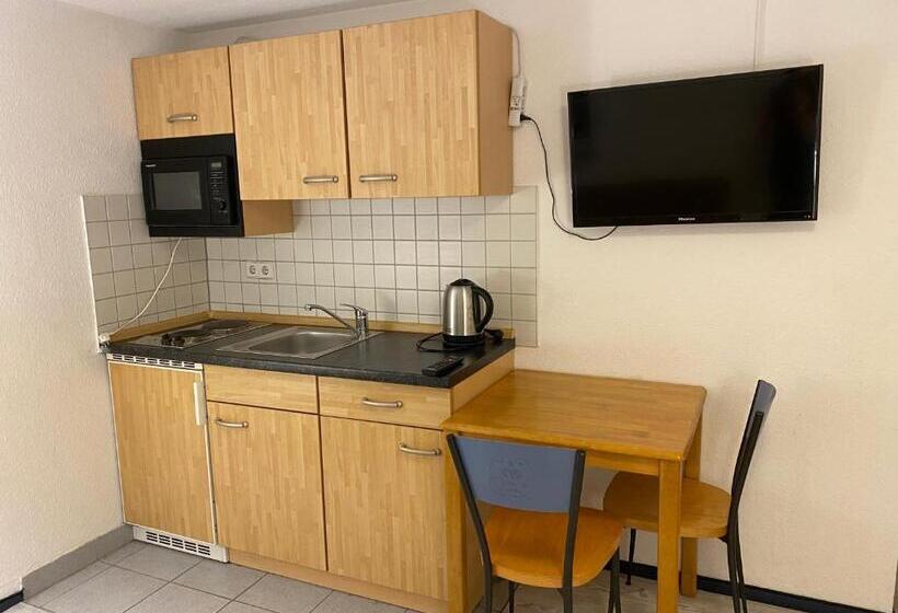 标准间, Deutscher Hof