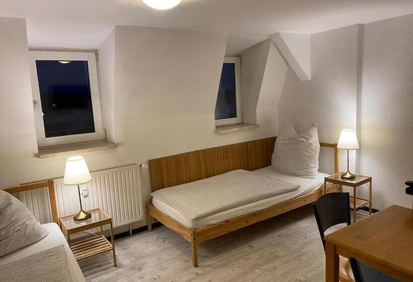 标准间, Deutscher Hof