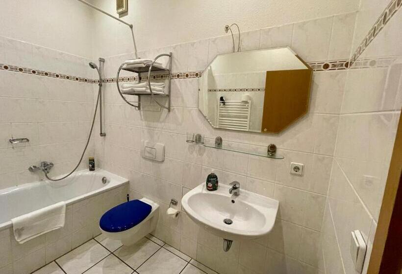 标准间, Deutscher Hof