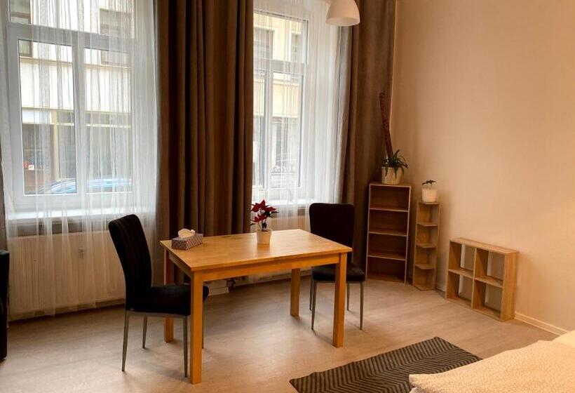 低层单卧公寓, Deutscher Hof