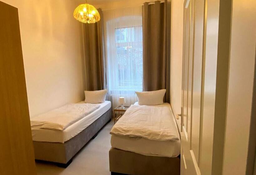 低层单卧公寓, Deutscher Hof