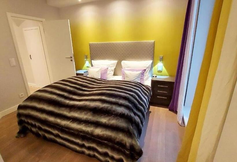 Люкс, Hof Galerie