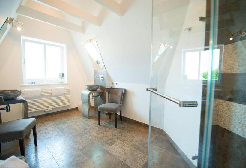 Люкс, Hof Galerie