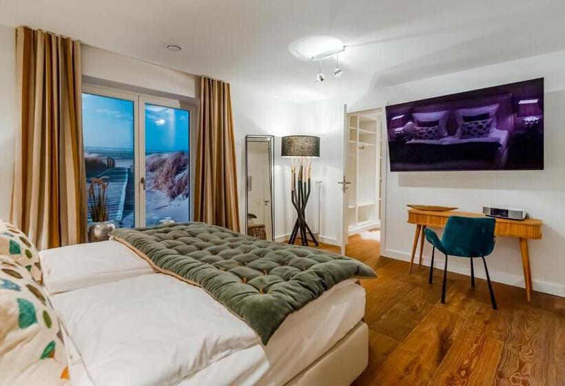 Номер Стандарт, Hof Galerie