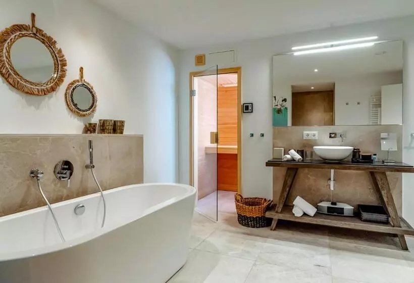 スタンダードルーム, Hof Galerie