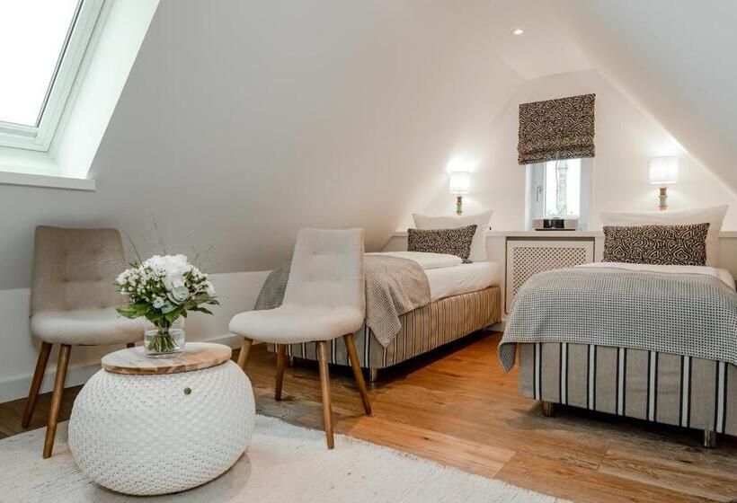 Номер Стандарт, Hof Galerie