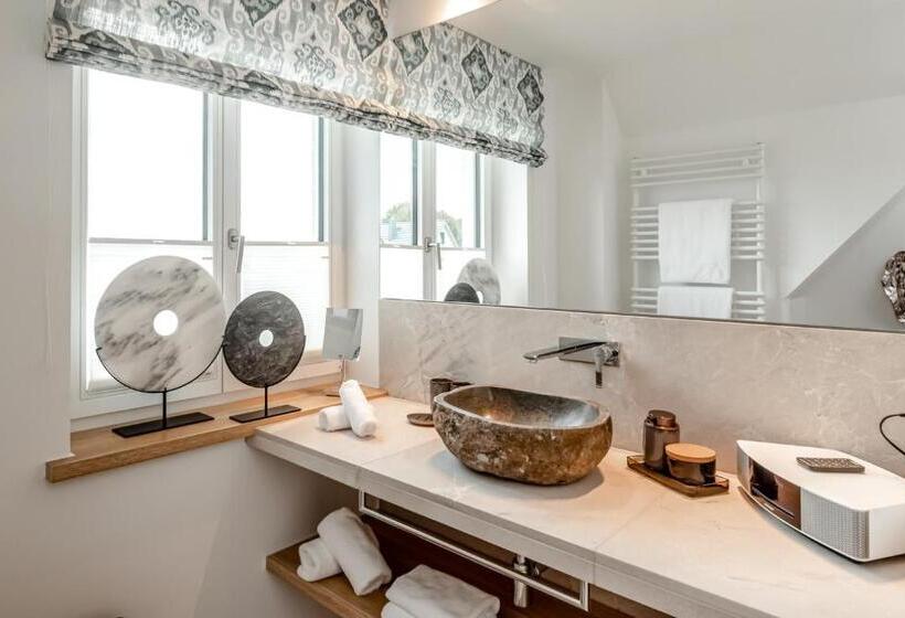 Номер Стандарт, Hof Galerie