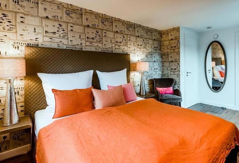 Номер Стандарт, Hof Galerie