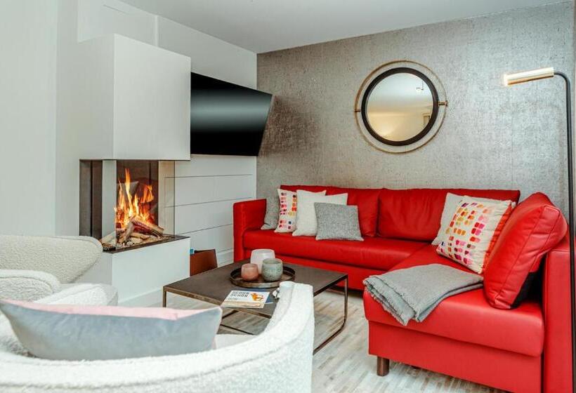 Номер Стандарт, Hof Galerie