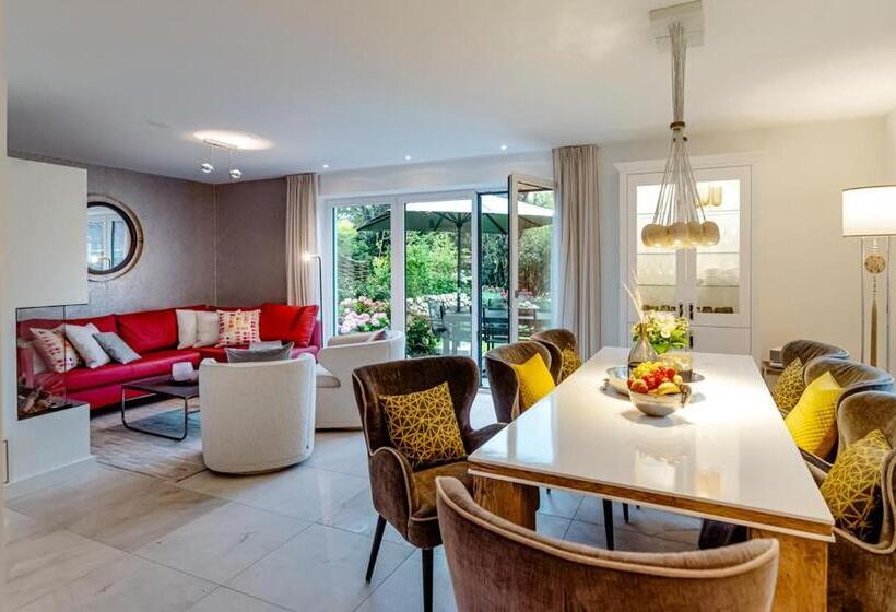 Номер Стандарт, Hof Galerie