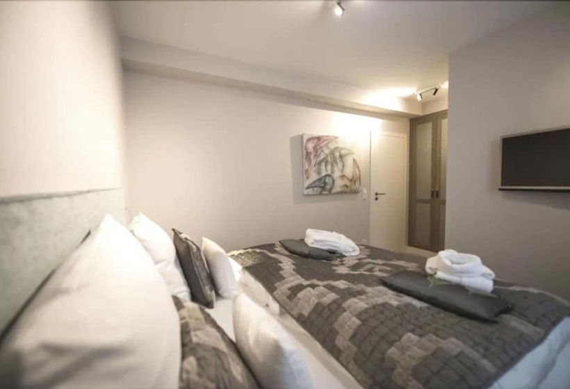 Люкс, Hof Galerie