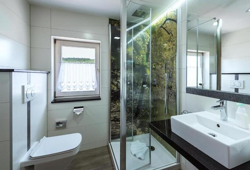 Номер Стандарт Трехместный, Landhotel Zur Grünen Kutte