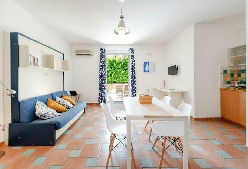 Студио Стандарт Кровать Кинг, Le Grand Bleu Gioia Apartments