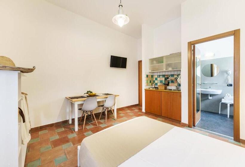 Студия Стандарт, Le Grand Bleu Gioia Apartments