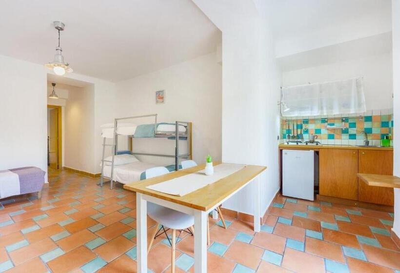 Апартаменты 1 Спальня Нижний Этаж, Le Grand Bleu Gioia Apartments