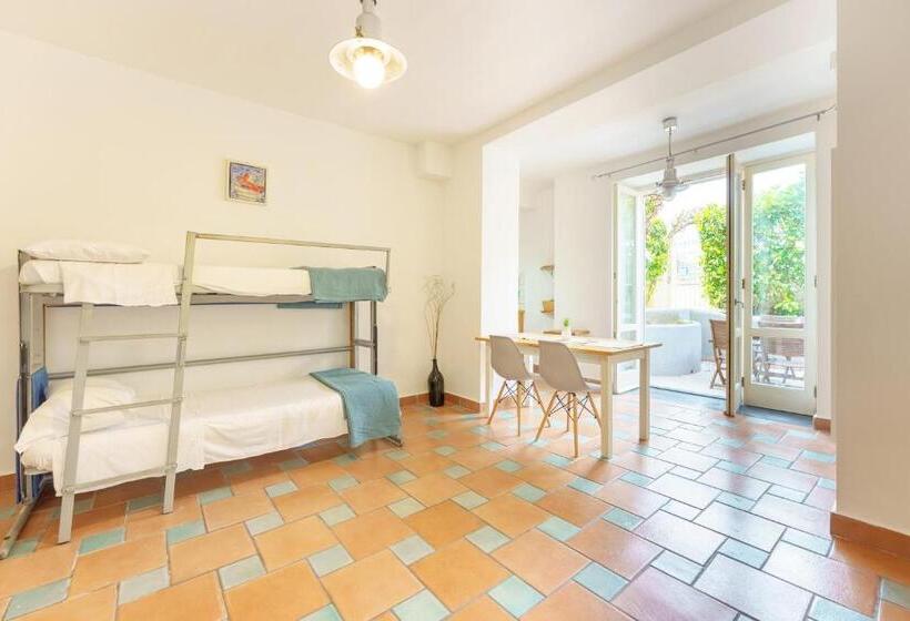 Апартаменты 1 Спальня Нижний Этаж, Le Grand Bleu  Gioia Apartments