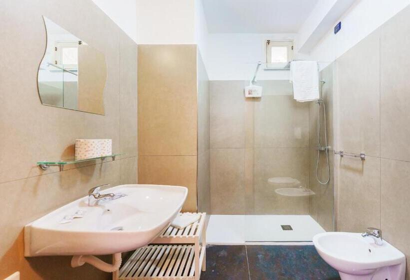 Апартаменты 1 Спальня Нижний Этаж, Le Grand Bleu Gioia Apartments