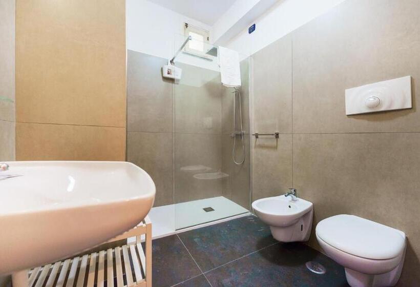 Апартаменты 1 Спальня Нижний Этаж, Le Grand Bleu Gioia Apartments