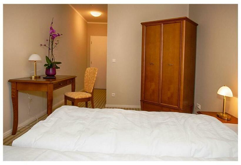 标准间, Postillion