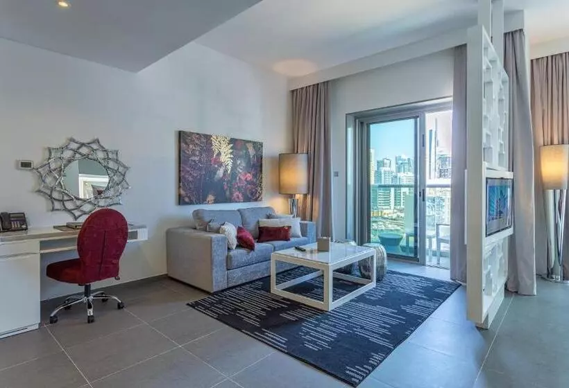 سوئیت با چشم‌انداز, The First Collection Marina, Dubai, A Tribute Portfolio