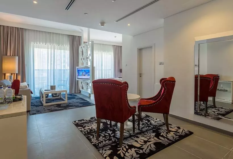 سوئیت با چشم‌انداز, The First Collection Marina, Dubai, A Tribute Portfolio