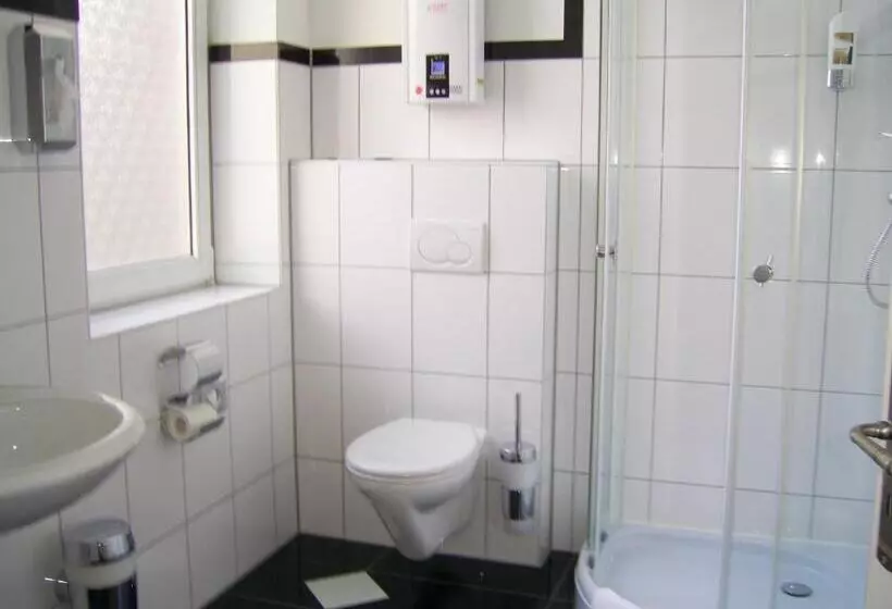 スタンダードトリプルルーム, Willy Hotel Frankfurt