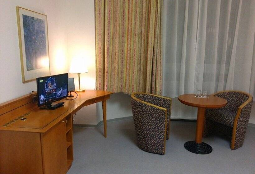 חדר סטנדרט לארבעה, Willy Hotel Frankfurt