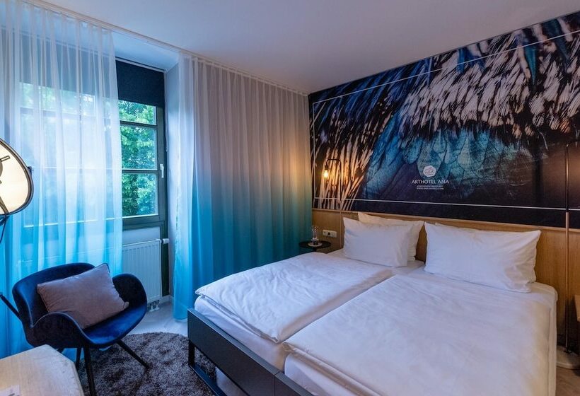 غرفة قياسية ثلاثية, Arthotel Ana Aura