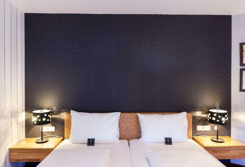 جناح, Arthotel Ana Aura