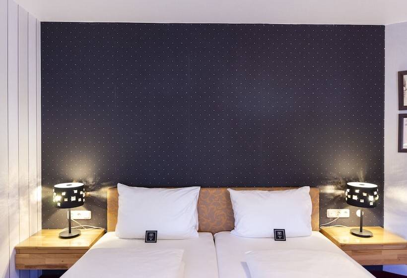 جناح, Arthotel Ana Aura